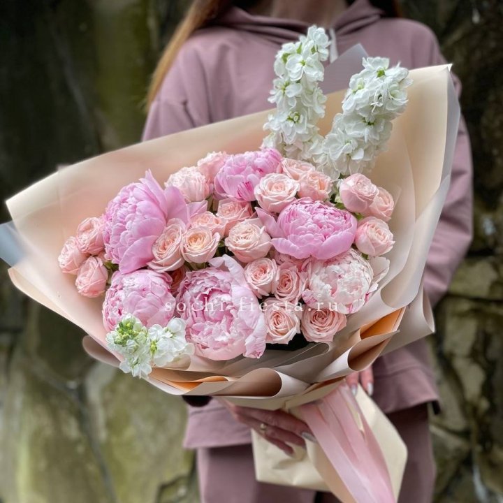 Букет с пионами №1 в Чите