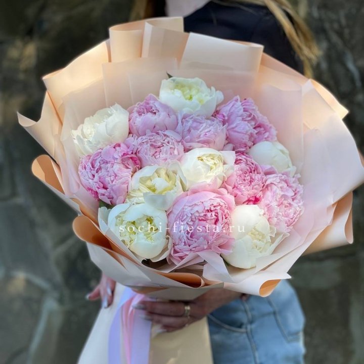 Букет 15 зефирных пионов в Чите