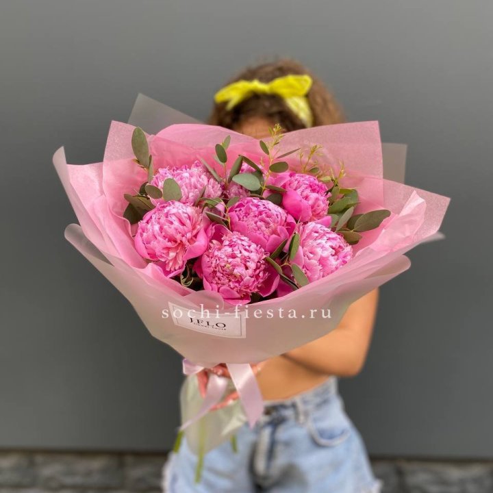 7 ярких пионов в оформлении в Чите