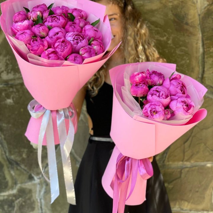 Букет ярких пионов  в Чите