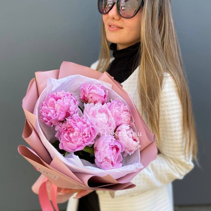 7 пионов в оформлении в Чите