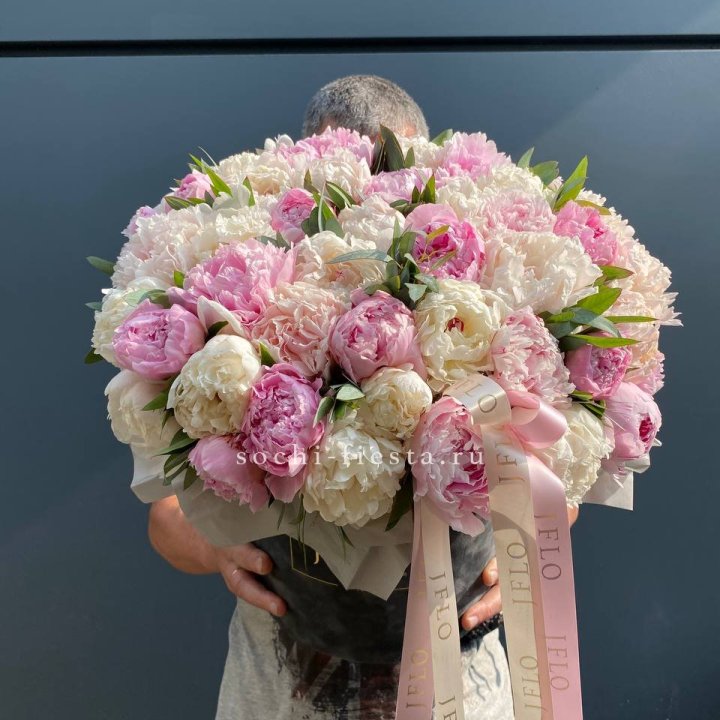 51 пионов в боксе в Чите