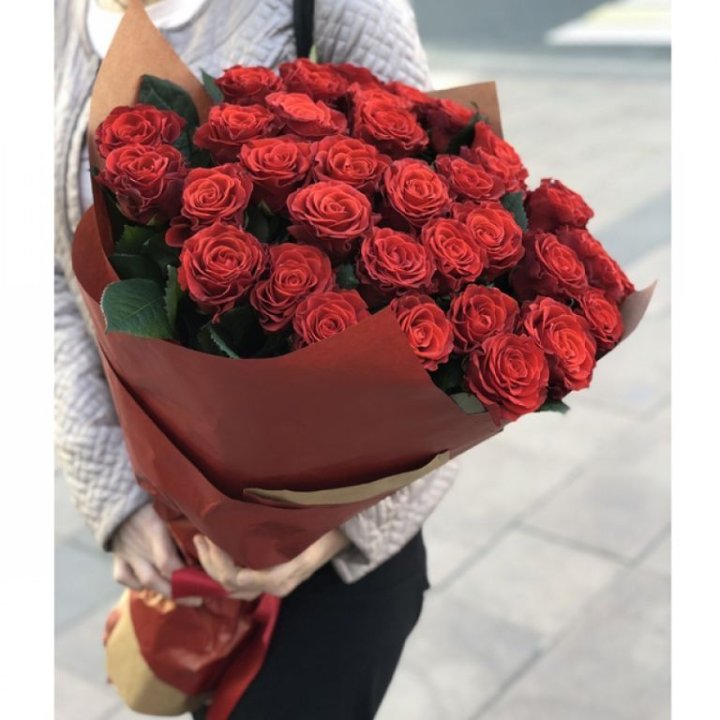 29 высоких роз  в Чите