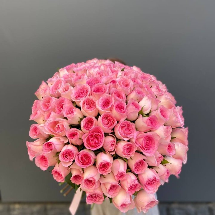 101 розовая роза в Чите