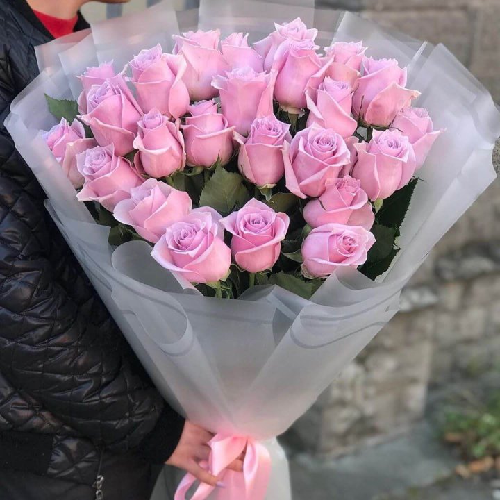 25 высоких розовых роз в Чите