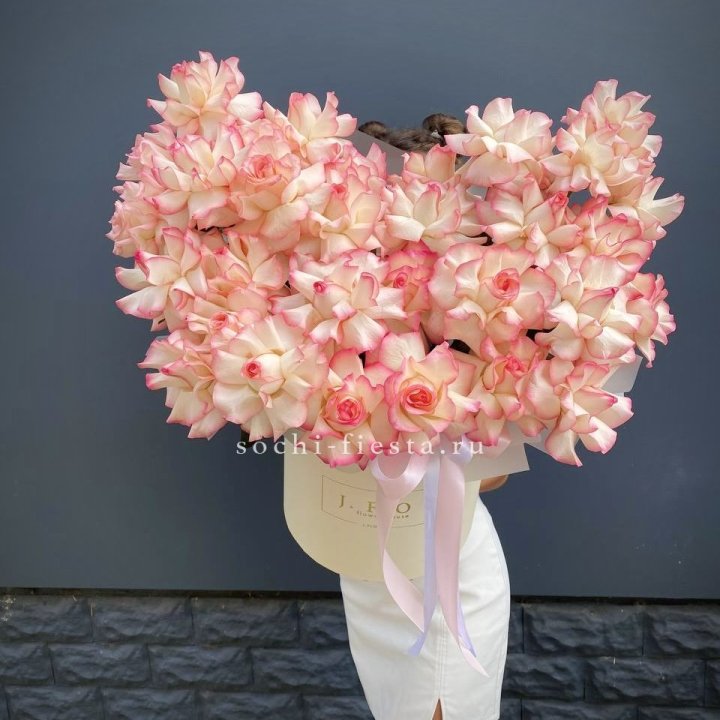 31 французская роза Джумилия в боксе в Чите