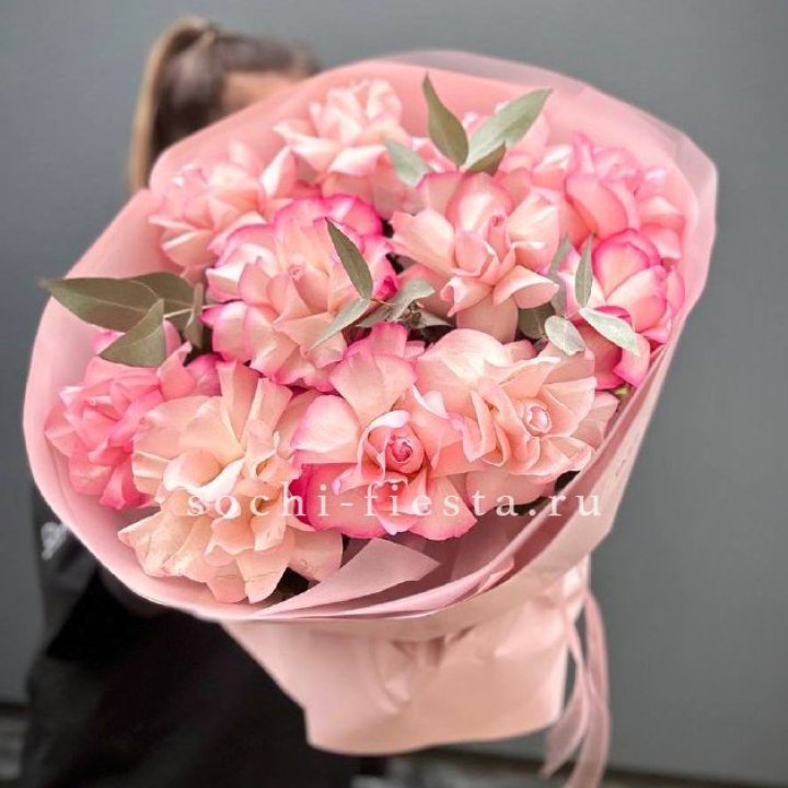 Нежно- розовые французские розы Венди в Чите