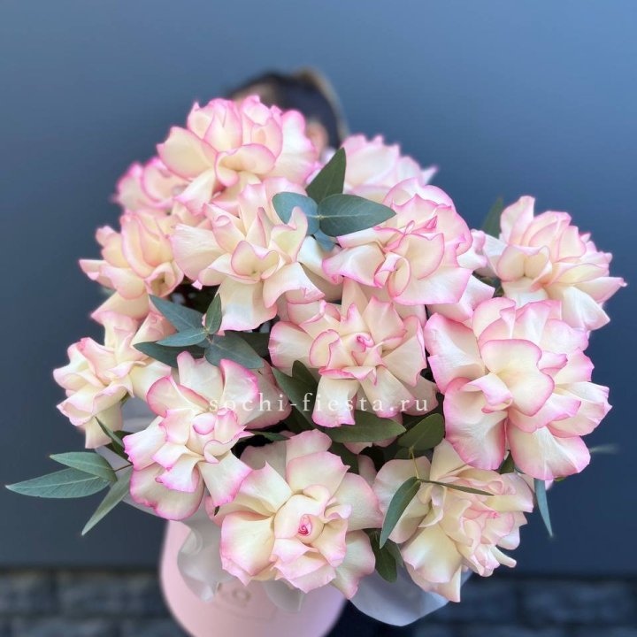 15 Французских роз Джумилия в боксе в Чите