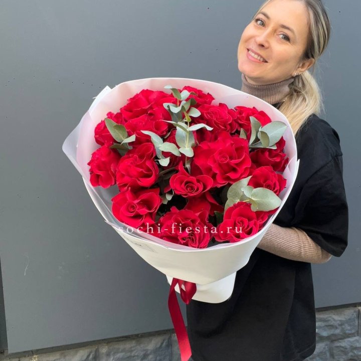 17 Красных французских роз в Чите