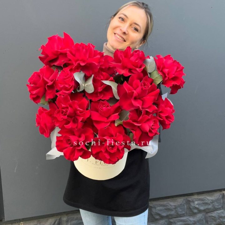 17 Французских роз в боксе в Чите