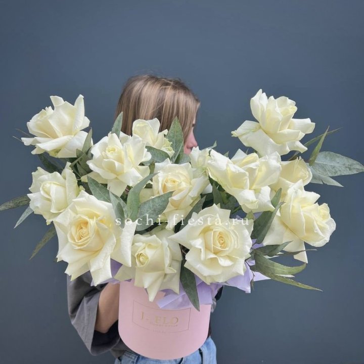 15 Французских роз в боксе в Чите