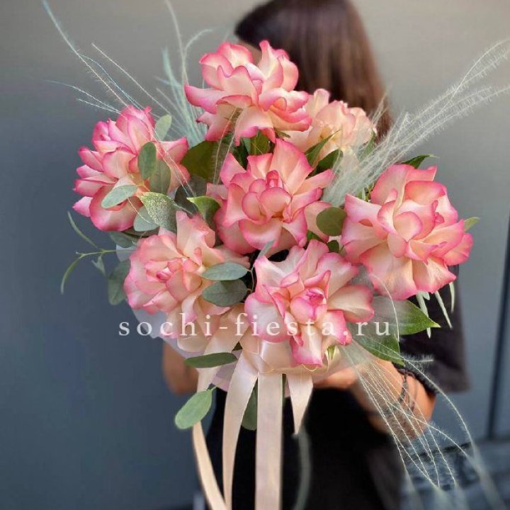 9 Французских роз Джумилия в боксе в Чите