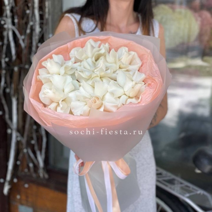 7 Белых французских роз в Чите