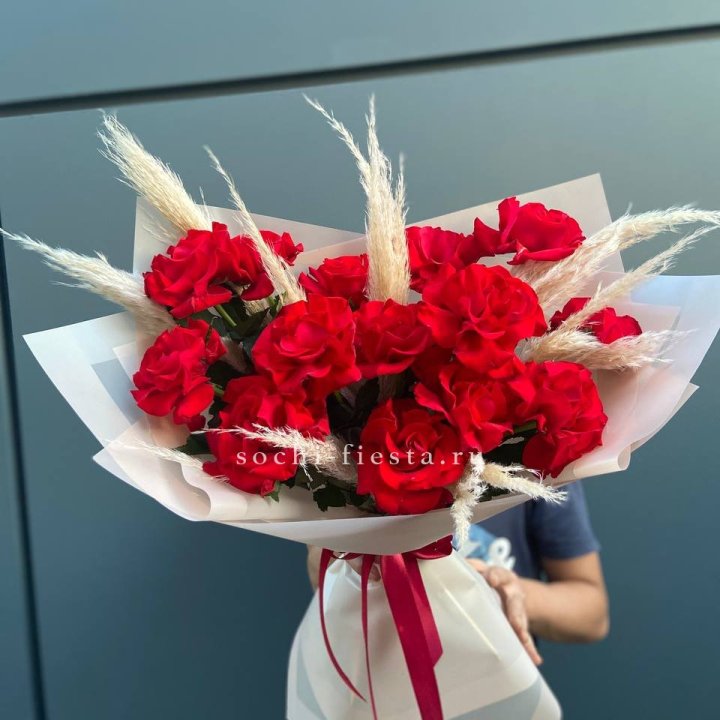 15 Красных французских розы в Чите