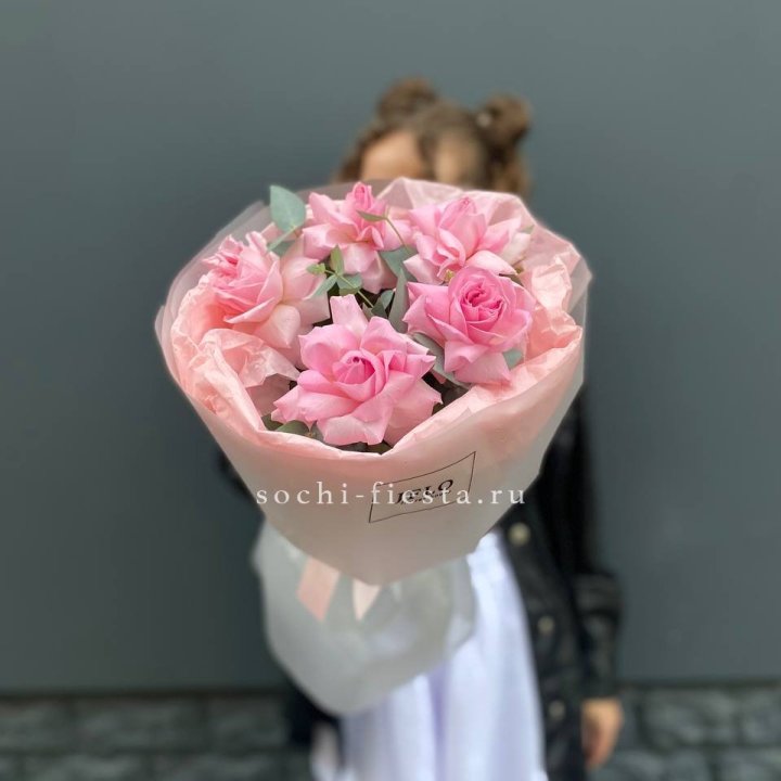 5 французских розовых роз  в Чите