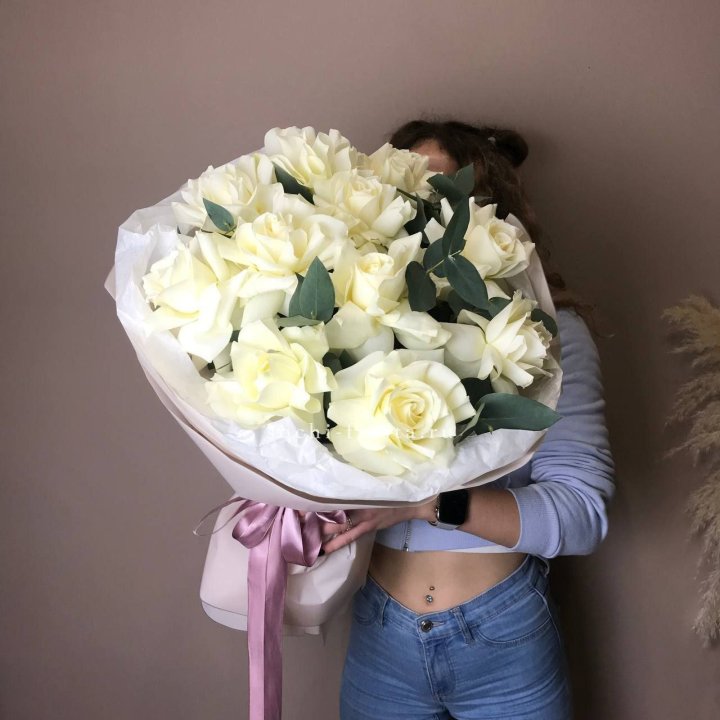 11 Белых французских роз "Вайт найс" в Чите