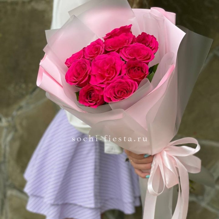 Букет алых роз в Чите