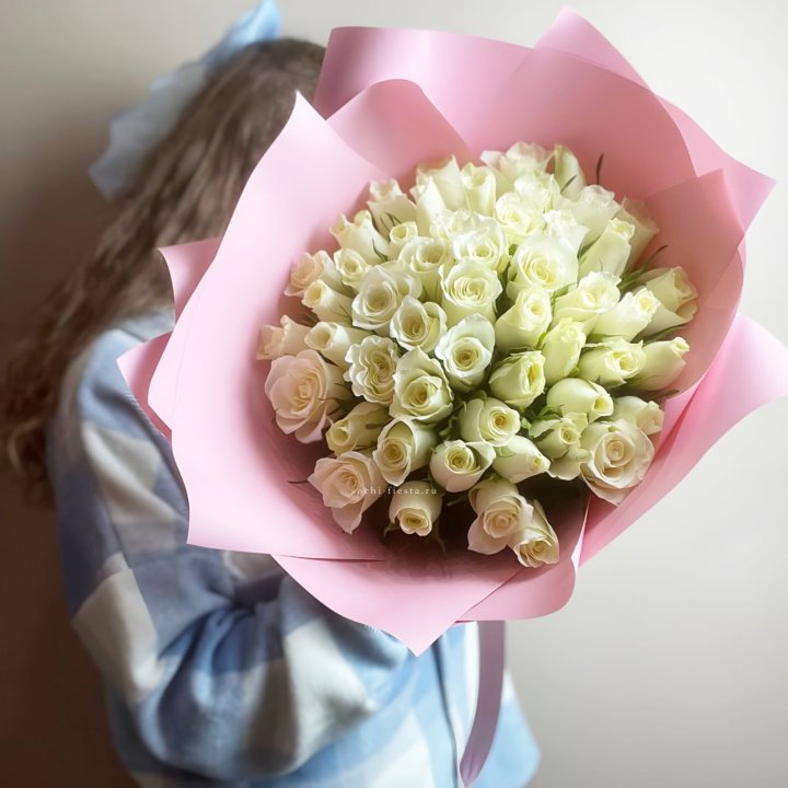 Букет из 51 белой розы (Кения) в Чите