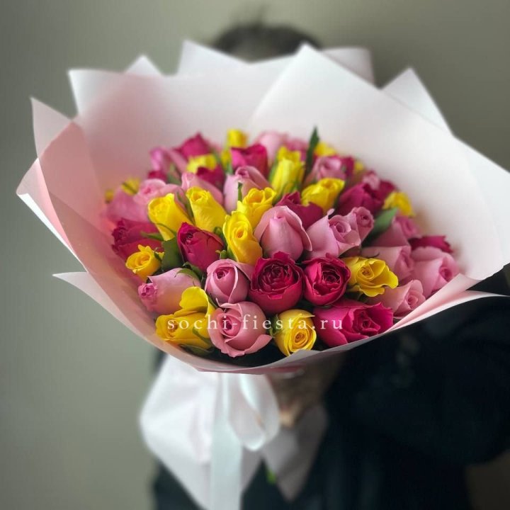 Букет из 51 розы Микс (Кения) в Чите