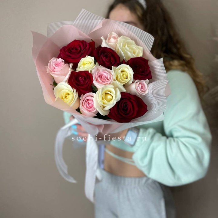 15 роз "Карусель" в Чите