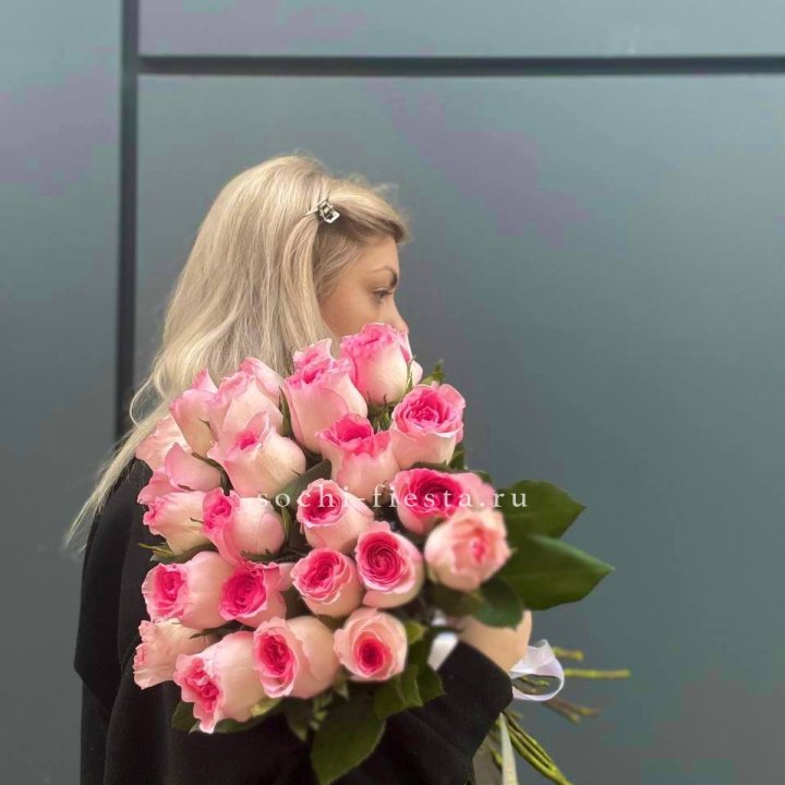  25 розовых роз в Чите