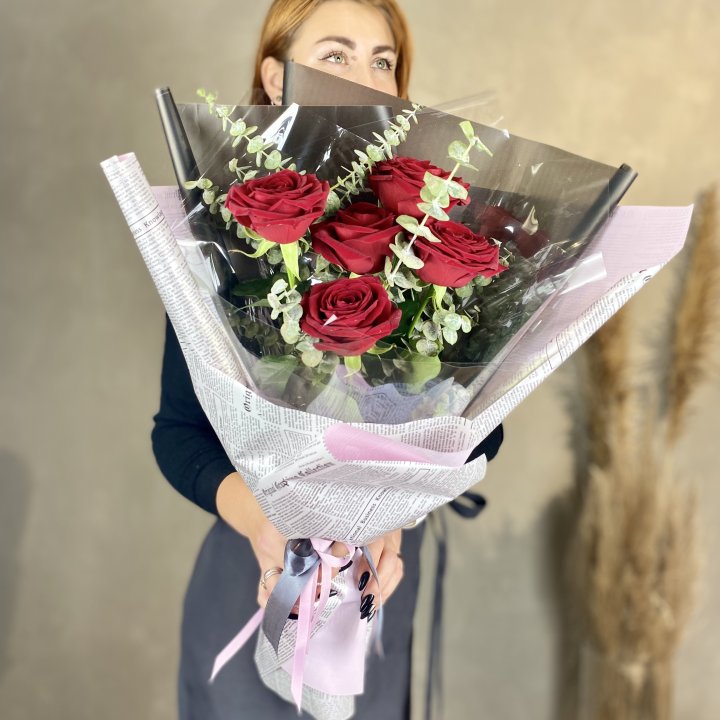 5 красных роз в Чите