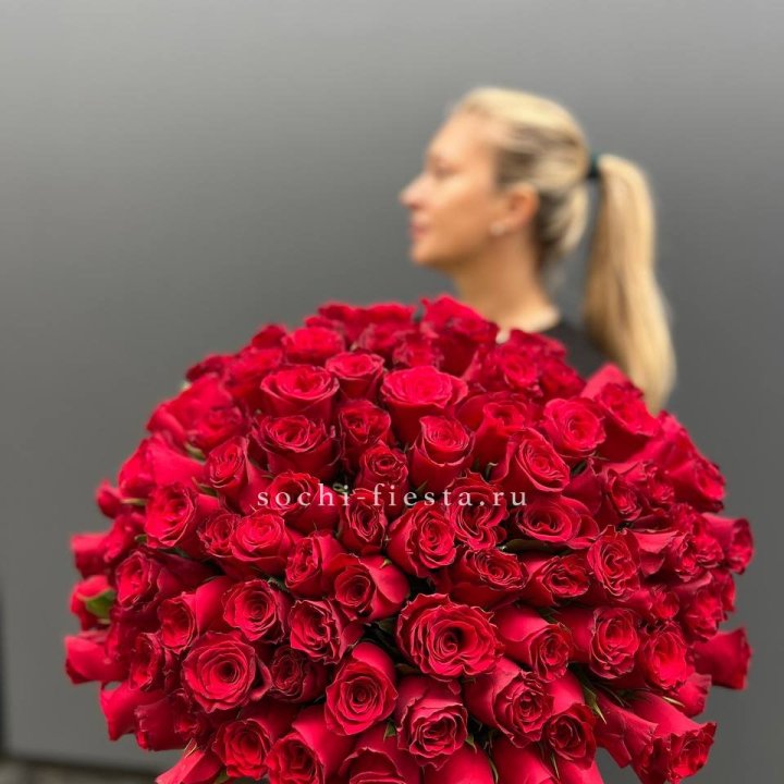 Охапка из 101 красной розы в Чите