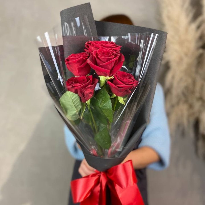 5 роз ред наоми в Чите