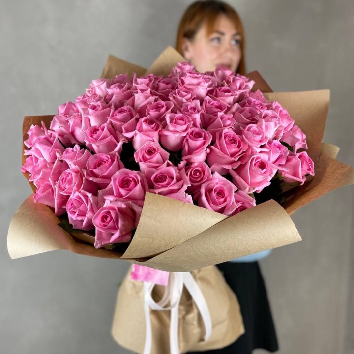 101 розовая роза в Чите