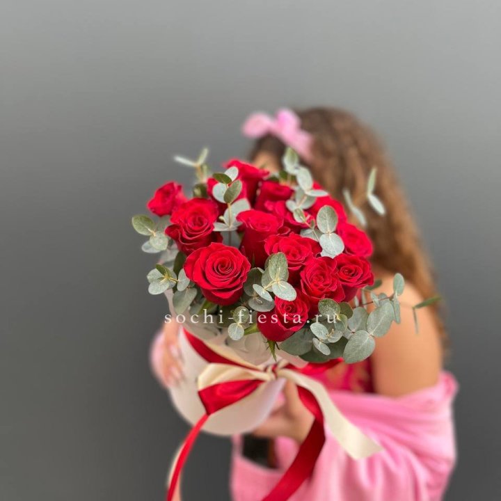 15 Красных роз в боксе №2 в Чите