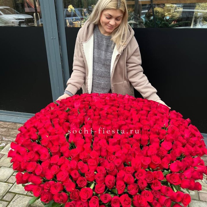 501 красная роза в корзине в Чите