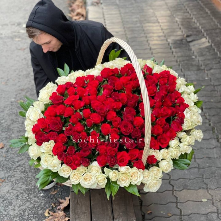 201  роза в корзине   в Чите