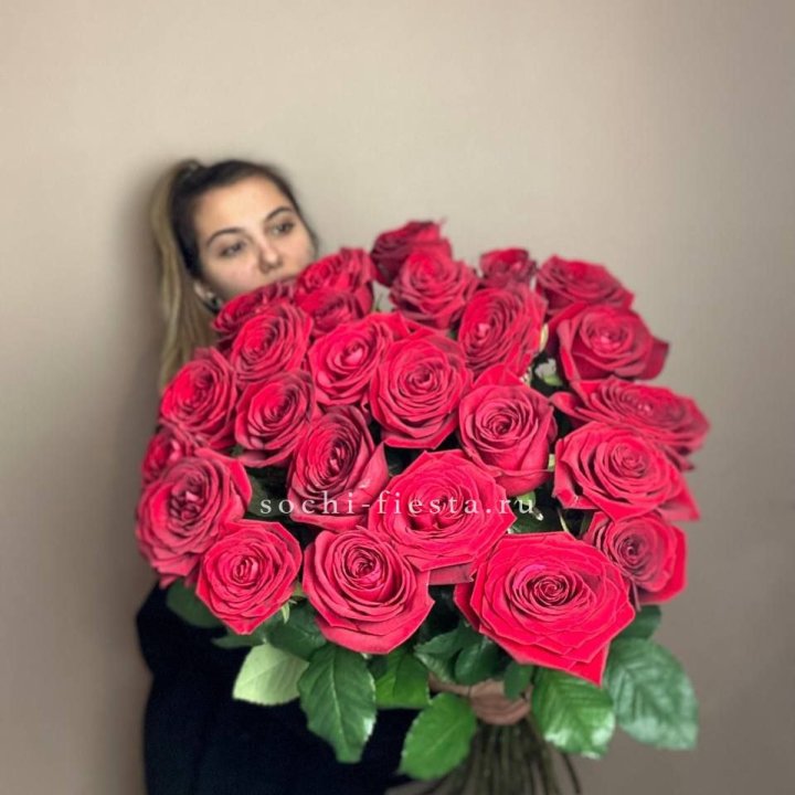25 высоких роз в Чите