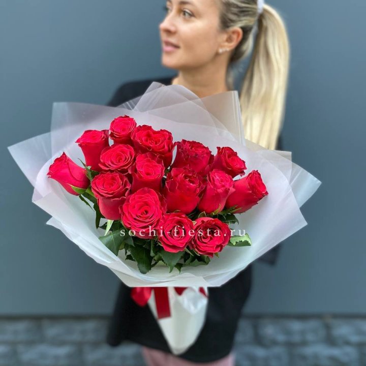 Букет из 15 красных роз  в Чите