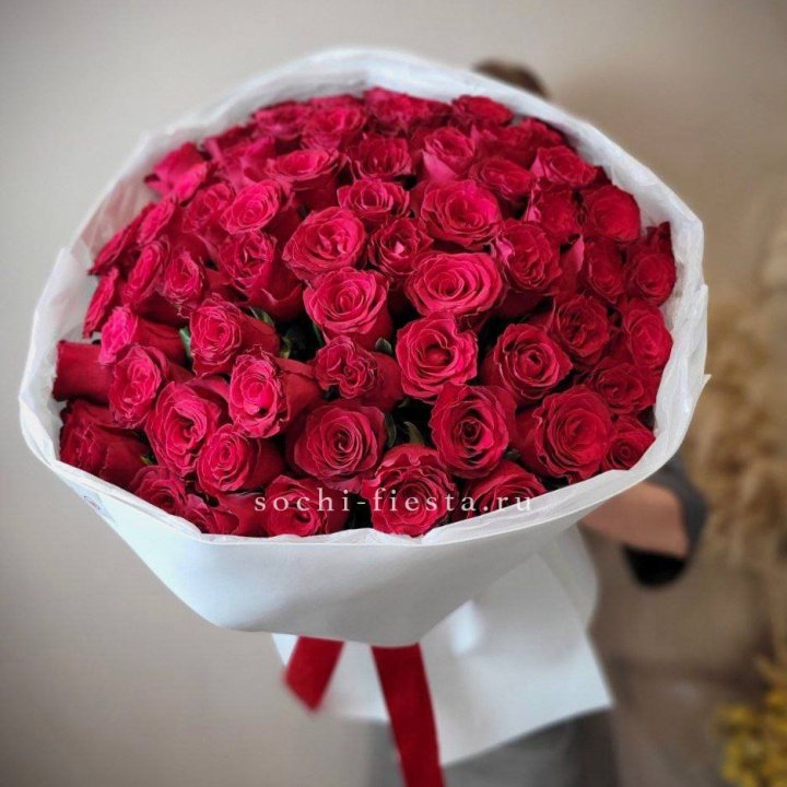 65 красных роз вайт в Чите