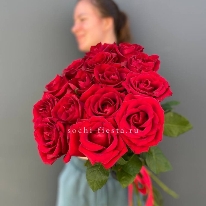 15 красных роз под ленту в Чите