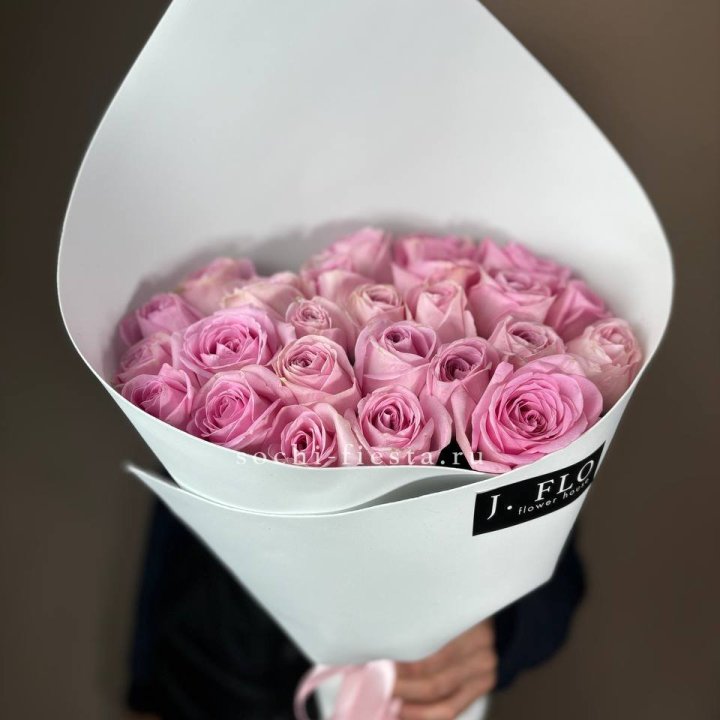 25 розовых роз в Чите