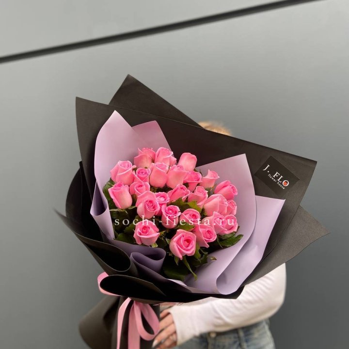 19 розовых роз  в Чите
