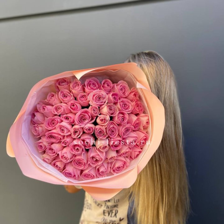 55 розовых роз в Чите