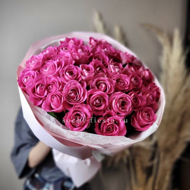 35 розовых роз  в Чите