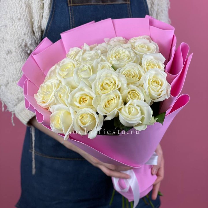 25 белых роз в Чите