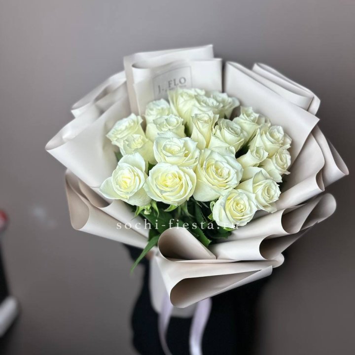 19 белых роз  в Чите