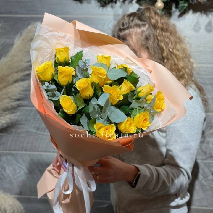 15 желтых роз в Чите