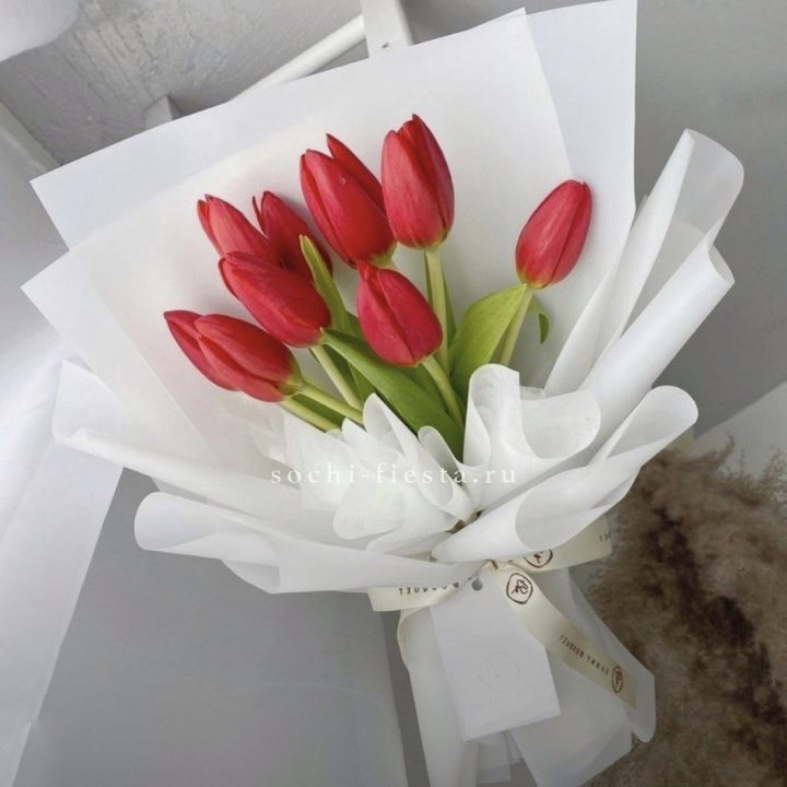 Букет красных тюльпанов в Чите