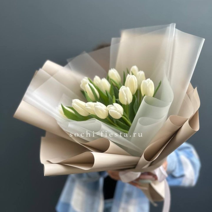 Букет из 15 белых тюльпанов в Чите