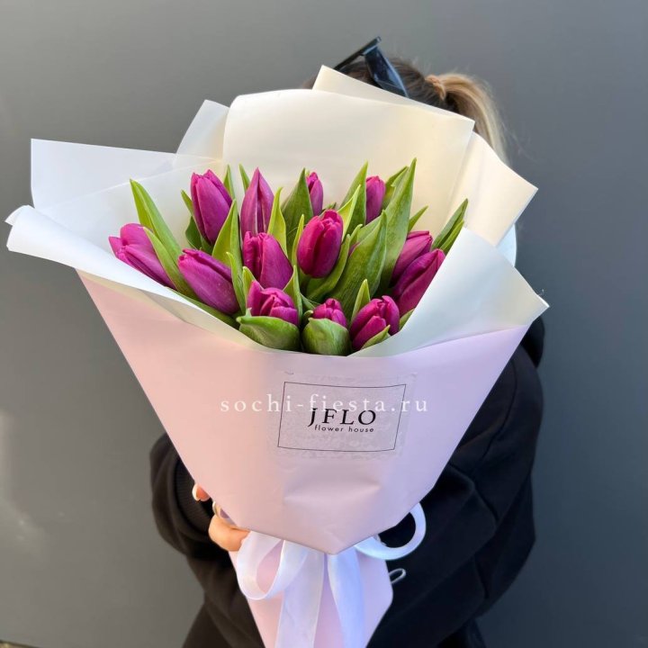 15 пурпурных тюльпанов в Чите
