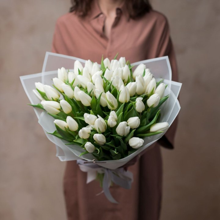 51 белый тюльпан в Чите