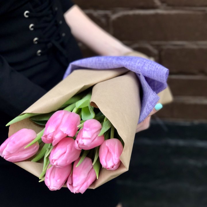 Букет розовых тюльпанов в Чите